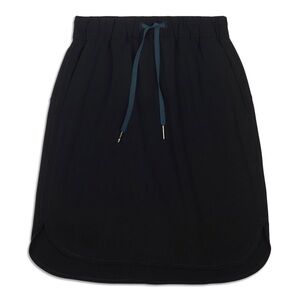 Lululemon On The Fly Skirt, Size 6